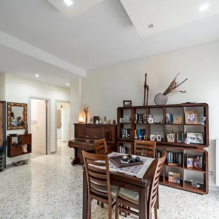 Ben Posizionato Di 3 Locali Vicino Al Mare Holiday home Bari